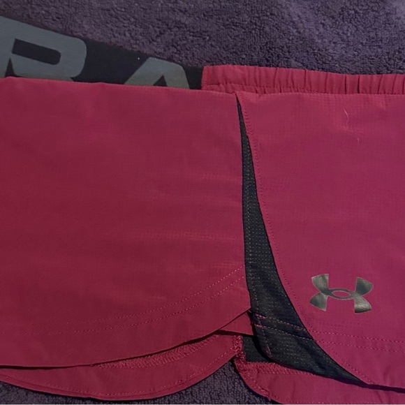 Men’s under armor shorts with pockets - Picture 2 of 5